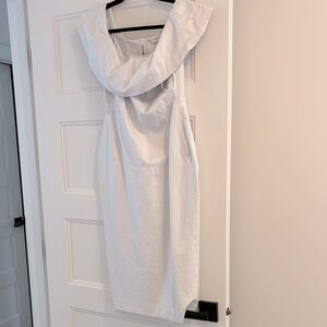 Babaton Elegant light grey off the shoulder Dress